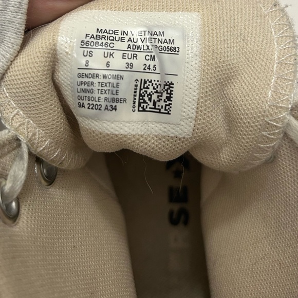 Converse White Platform High Tops (US women’s size 8) - Picture 2 of 2